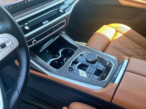Used 2024 BMW X7 xDrive40i w/ Premium Package AWD/4WD image 21