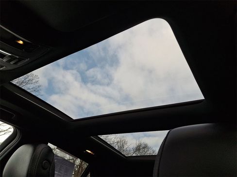 Used 2018 Mercedes-Benz GLE 550e 4MATIC image 15