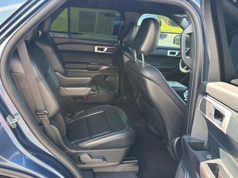 Used 2020 Ford Explorer XLT w/ Equipment Group 202A RWD image 13