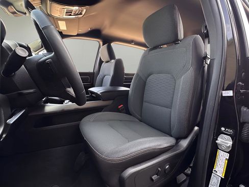 Used 2025 RAM 1500 Big Horn AWD/4WD image 10