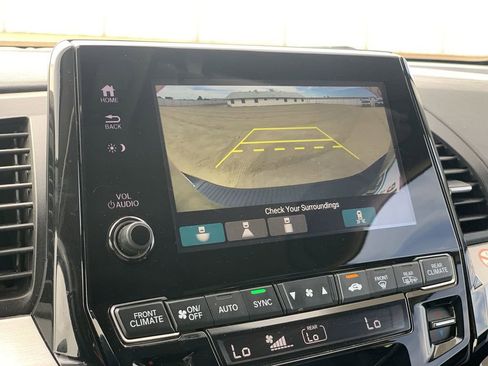 Used 2024 Honda Odyssey Touring image 12