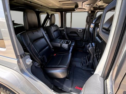 Used 2021 Jeep Wrangler Unlimited Rubicon AWD/4WD image 17