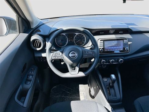 New 2025 Nissan Kicks Play S image 20