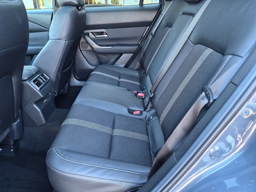 Used 2025 MAZDA CX-50 AWD 2.5 S w/ Premium Package image 25