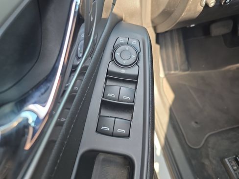 Used 2023 Chevrolet Traverse LT AWD/4WD image 15