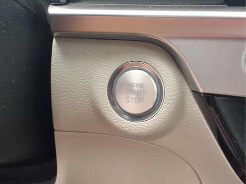 Used 2024 Kia Telluride S w/ S Sunroof Package FWD image 12