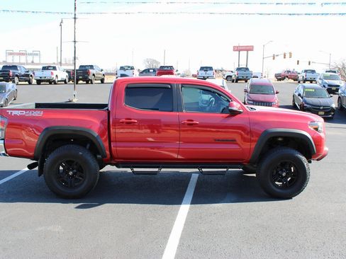 Used 2021 Toyota Tacoma TRD Off-Road AWD/4WD image 8