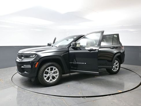 Used 2023 Jeep Grand Cherokee Limited AWD/4WD image 58