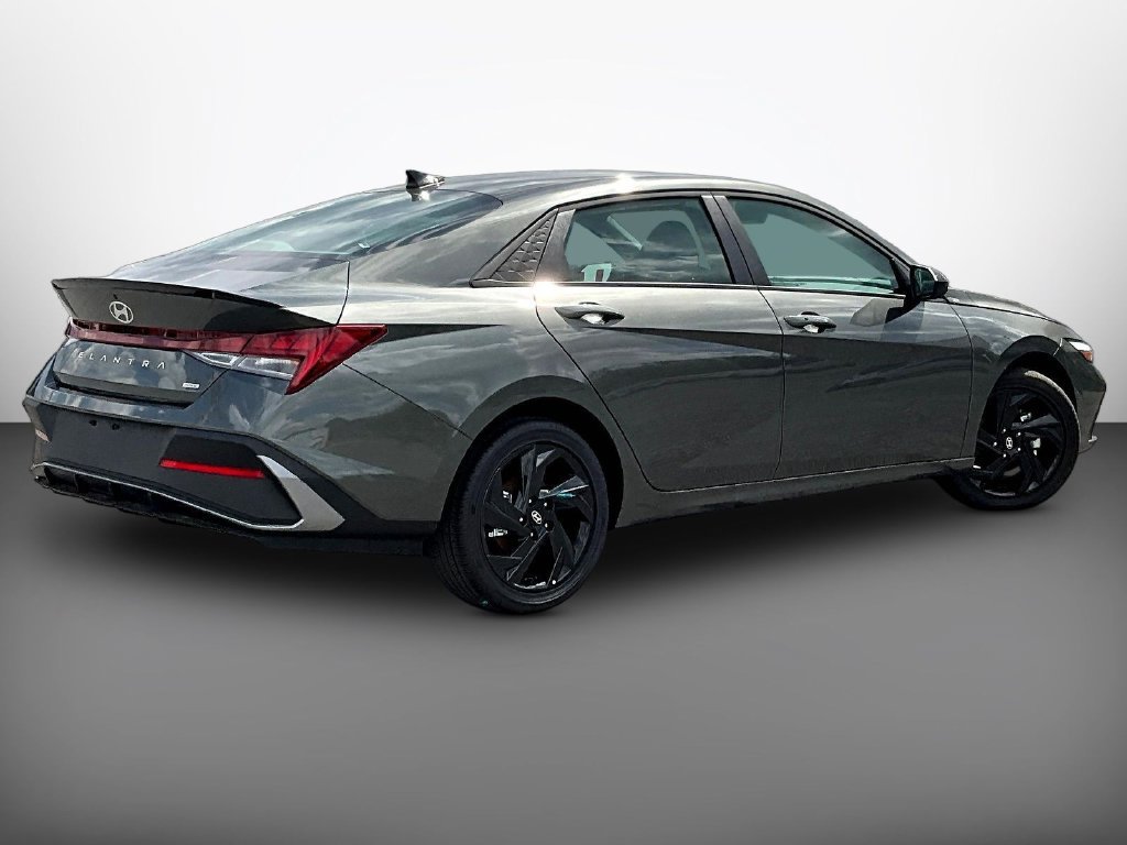 New 2026 Hyundai Elantra SEL w/ Cargo Package FWD image 15