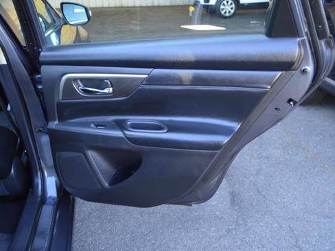 Used 2013 Nissan Altima 2.5 SL w/ Technology Pkg image 53