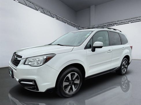 Used 2017 Subaru Forester 2.5i Premium AWD/4WD image 10