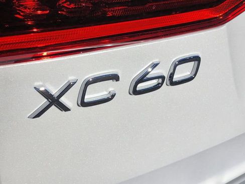 New 2026 Volvo XC60 T8 Ultra w/ Protection Package Premier image 16