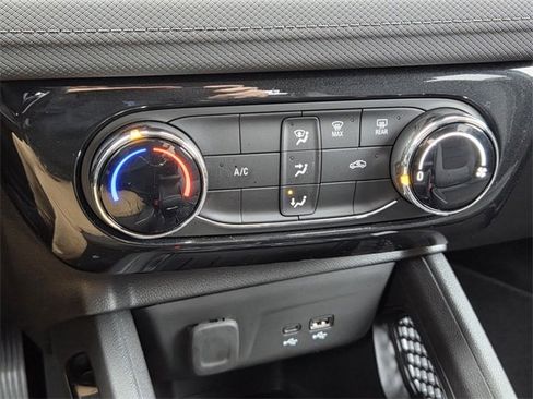 Used 2025 Chevrolet TrailBlazer LT w/ Driver Confidence Package image 32