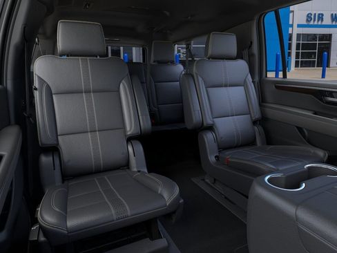 New 2026 Chevrolet Suburban High Country AWD/4WD image 18
