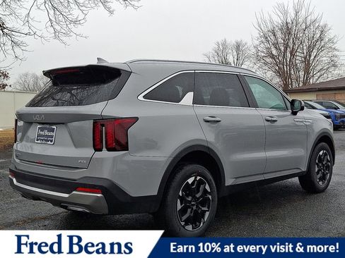 New 2026 Kia Sorento S w/ S Panoramic Sunroof Package image 4