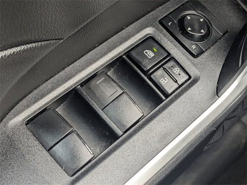 Used 2021 Toyota RAV4 LE image 23