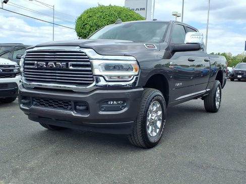 Used 2024 RAM 2500 Laramie AWD/4WD image 3