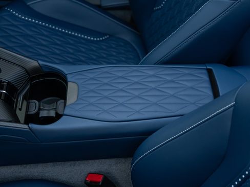 Used 2025 Aston Martin DB12 Convertible RWD image 28