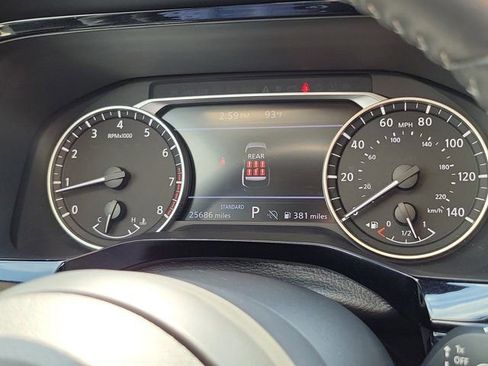Certified 2025 Nissan Pathfinder SV FWD image 27
