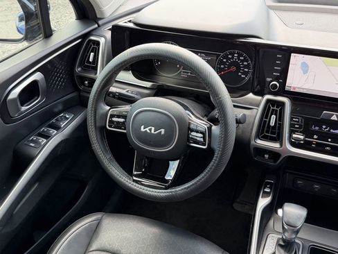 Certified 2022 Kia Sorento S FWD image 13