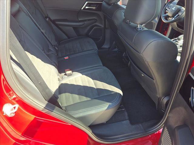 Used 2024 Mitsubishi Outlander SE FWD image 19