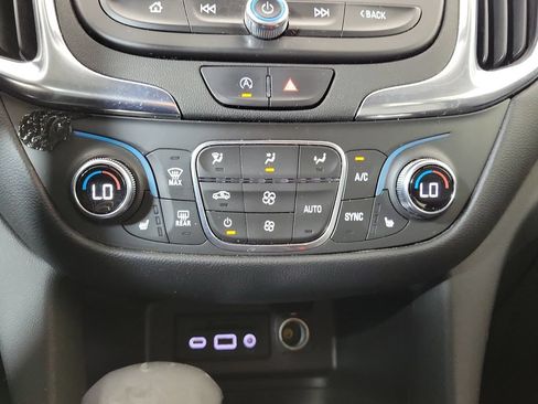 Used 2022 Chevrolet Equinox LT FWD image 20