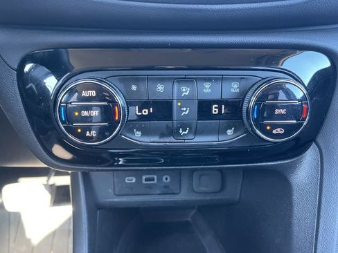 Used 2023 Buick Encore GX Select image 18