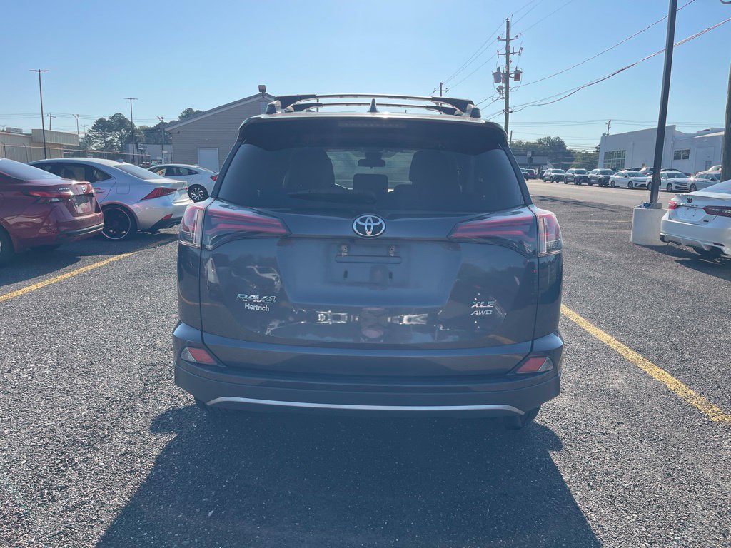 Used 2018 Toyota RAV4 XLE w/ Plus Extra Value Package AWD/4WD image 4