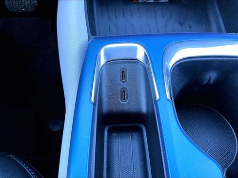 Used 2025 Chevrolet Equinox EV LT image 27