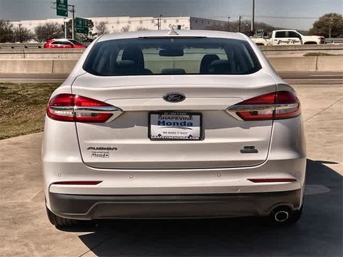 Used 2020 Ford Fusion SE image 6