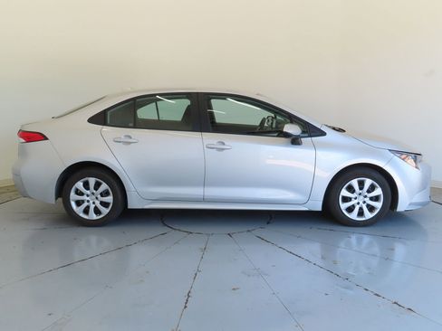 Used 2024 Toyota Corolla LE FWD image 2