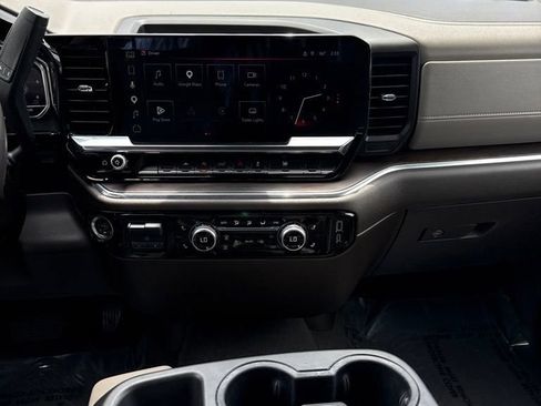 Used 2025 GMC Sierra 1500 SLT RWD image 14