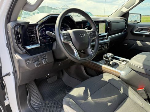 Used 2025 Chevrolet Silverado 1500 RST AWD/4WD image 23