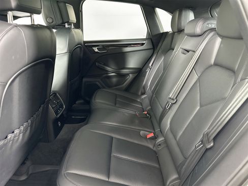 Certified 2023 Porsche Macan image 26