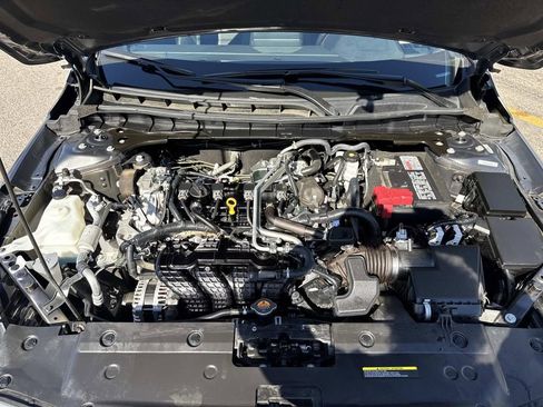 Used 2025 Nissan Altima 2.5 SR image 3