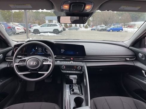 Certified 2024 Hyundai Elantra SEL image 8