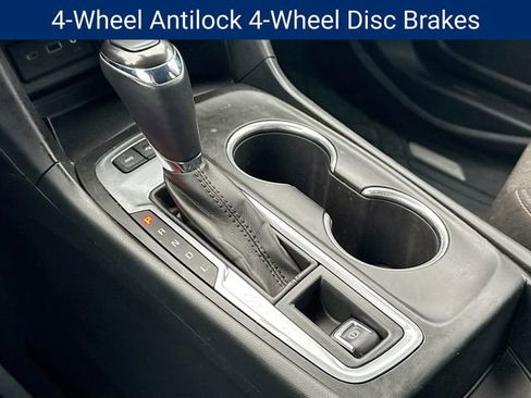 Used 2019 Chevrolet Equinox LT image 18