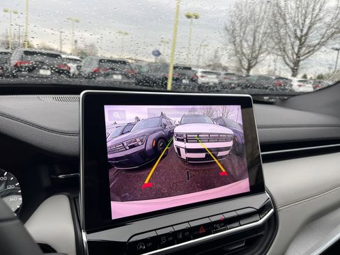 Used 2025 Jeep Compass Limited image 25