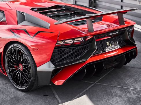 Used 2016 Lamborghini Aventador LP 750-4 Superveloce AWD/4WD image 16