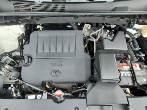 Used 2016 Toyota Highlander XLE AWD/4WD image 19