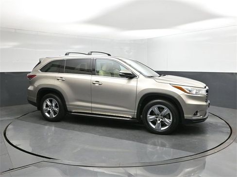 Used 2015 Toyota Highlander Limited image 17