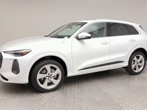 Used 2025 Audi Q5 Premium Plus w/ Premium Plus AWD/4WD image 6