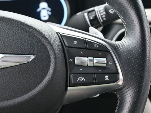 Used 2022 Genesis G70 3.3T w/ Sport Prestige Package image 20