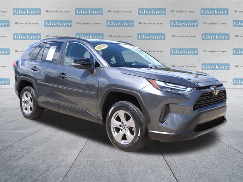 Used 2022 Toyota RAV4 XLE AWD/4WD image 3
