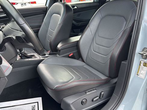 Used 2025 Volkswagen Jetta GLI Autobahn FWD image 14