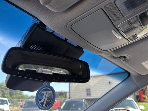 Used 2017 Hyundai Santa Fe Limited image 38