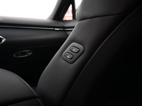 Used 2024 Genesis GV70 3.5T Sport AWD/4WD image 14