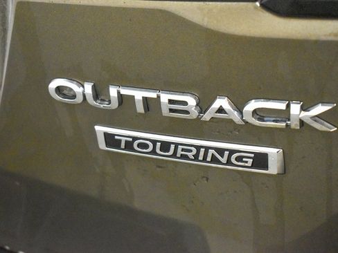 Used 2022 Subaru Outback Touring w/ Popular Package #2 image 10