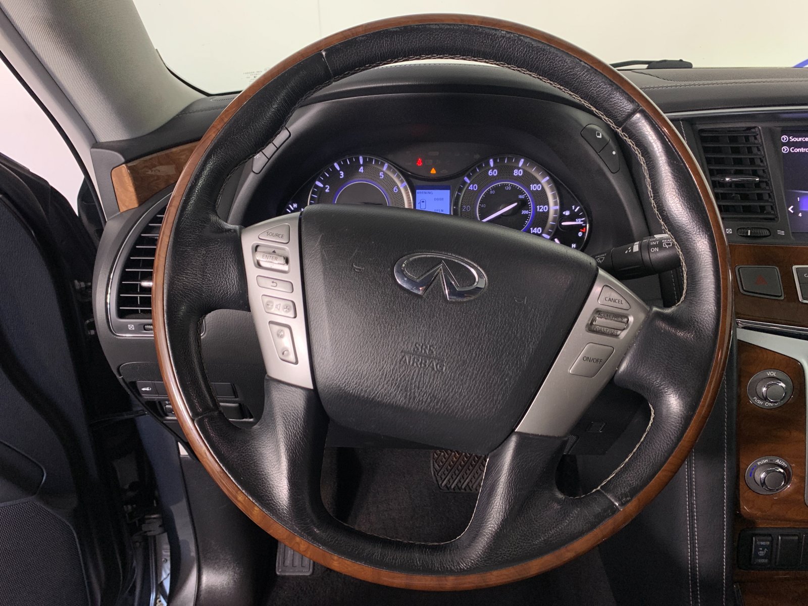 Used 2019 INFINITI QX80 Luxe w/ All-Season Package RWD image 21