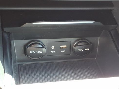 Used 2018 Hyundai Elantra Sport FWD image 15